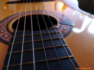 Eine weitere Gitarre