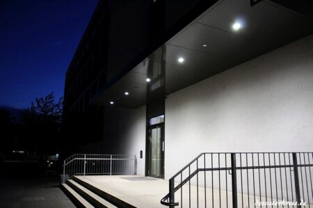 BS6 in der Nacht
