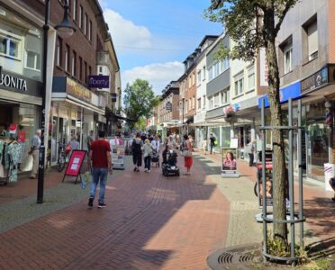 Dinslaken, Einkaufsstraße.