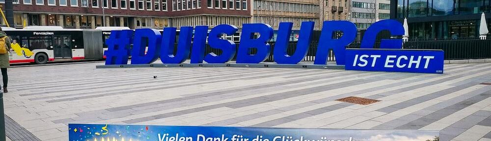 Duisburg-Montage mit Geburtstagsdank, Kuchen und Autobahn Richtung alte Heimat