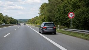 Betrachtet aus dem Desasterkreis: 130 als Lösung für alles, nett zurechtgebogen mit der KI ;-)