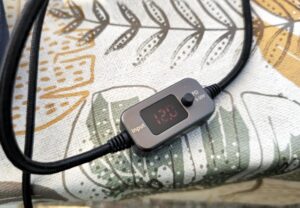 USB-Spannungswandler liefert knapp 20 Volt für das Notebook.